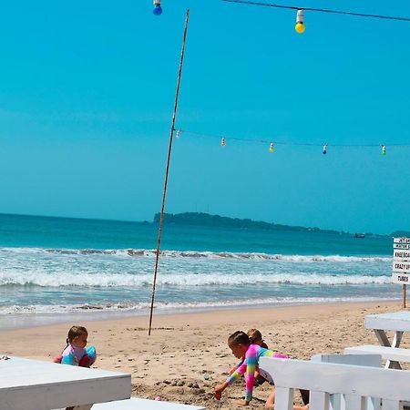 Alfresco Beach Hotel ウプヴェリ エクステリア 写真